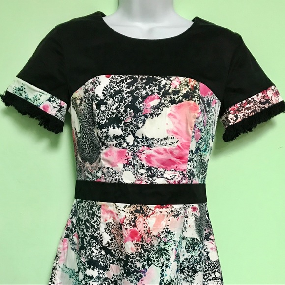 Absolutely lovely knee length dress fringe both end sleeves and skirt end - Picture 2 of 4